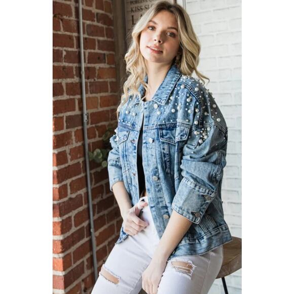 Veveret Women's Medium Wash Pearl And Rhinestone Denim Jacket Size Large NWT - Picture 3 of 12